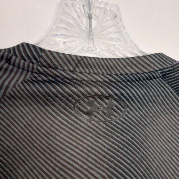 Under Armour The Tech Tee Black & Grey Shadow Stripes T-Shirt & Socks Bundle - Picture 6 of 12